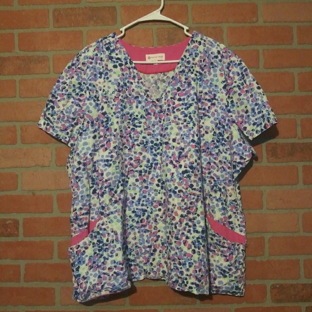 3X scrub top White Cross polka dot pink purple